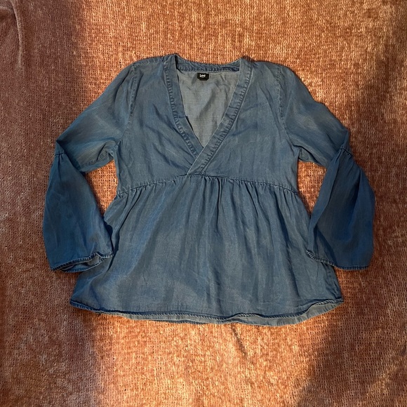 Lee Tops - Lee Chambray Denim Peplum V-Neck Women's Top with Bell Sleeves